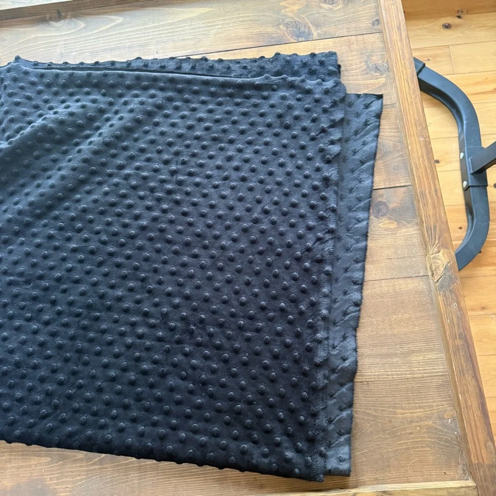 N/A black polka